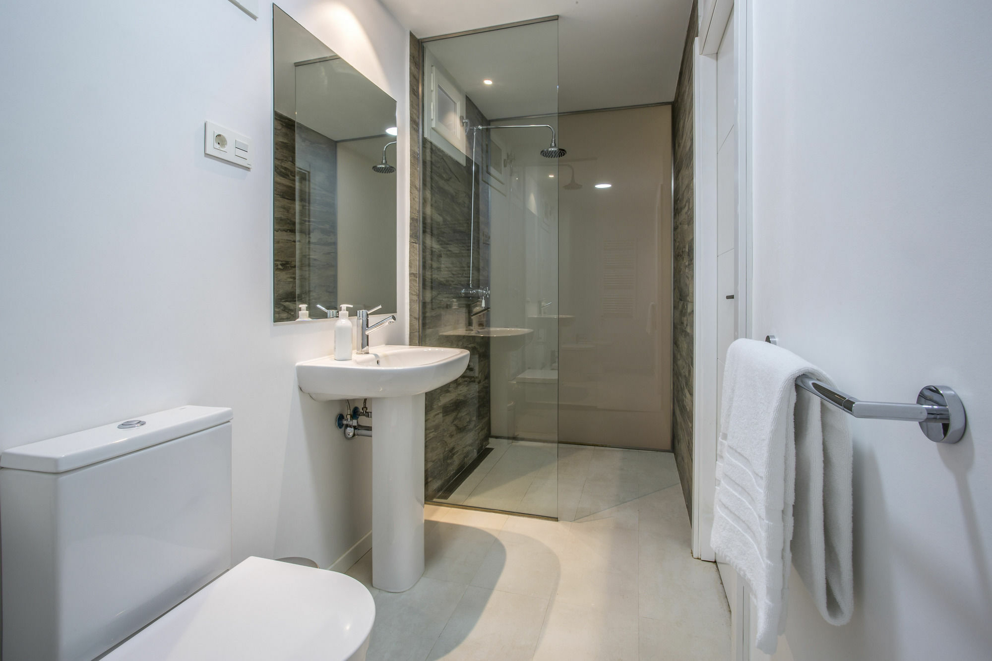 Slow Suites Luchana Madrid Luaran gambar